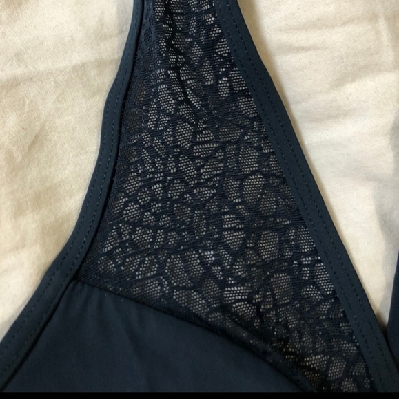 Lululemon navy blue bra - Picture 4 of 4
